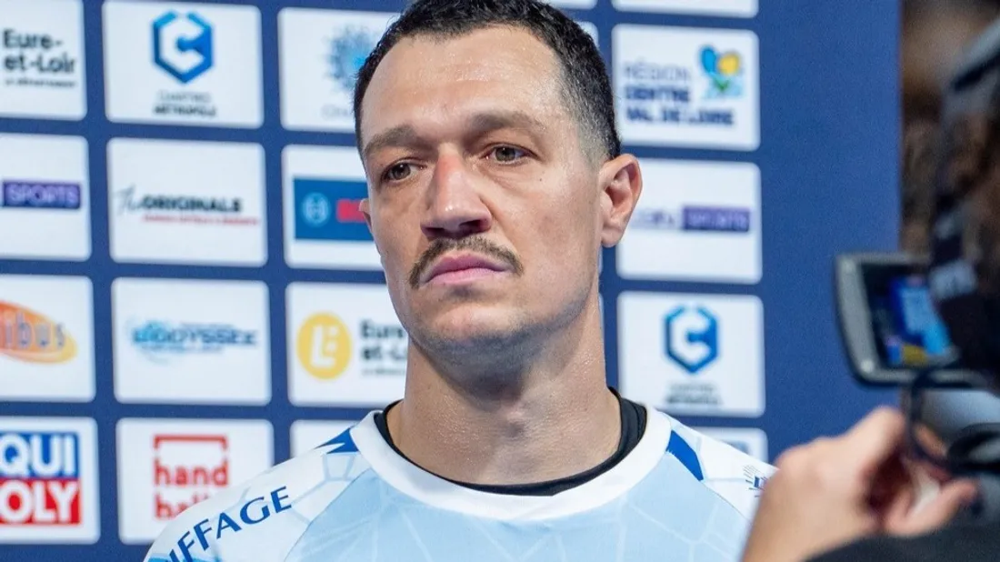 dimitrov interview sans sourire c'cmhb