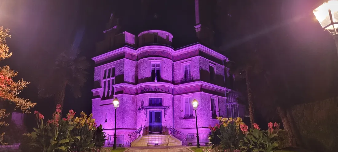 Epernon, Mairie, Rose, Octobre rose