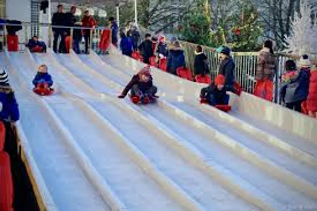 BLOIS (41) - Des Lyres d'hiver : Patinoire et pistes de luge