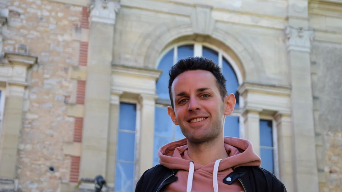 guénaël chanteur chateaudun plan serré