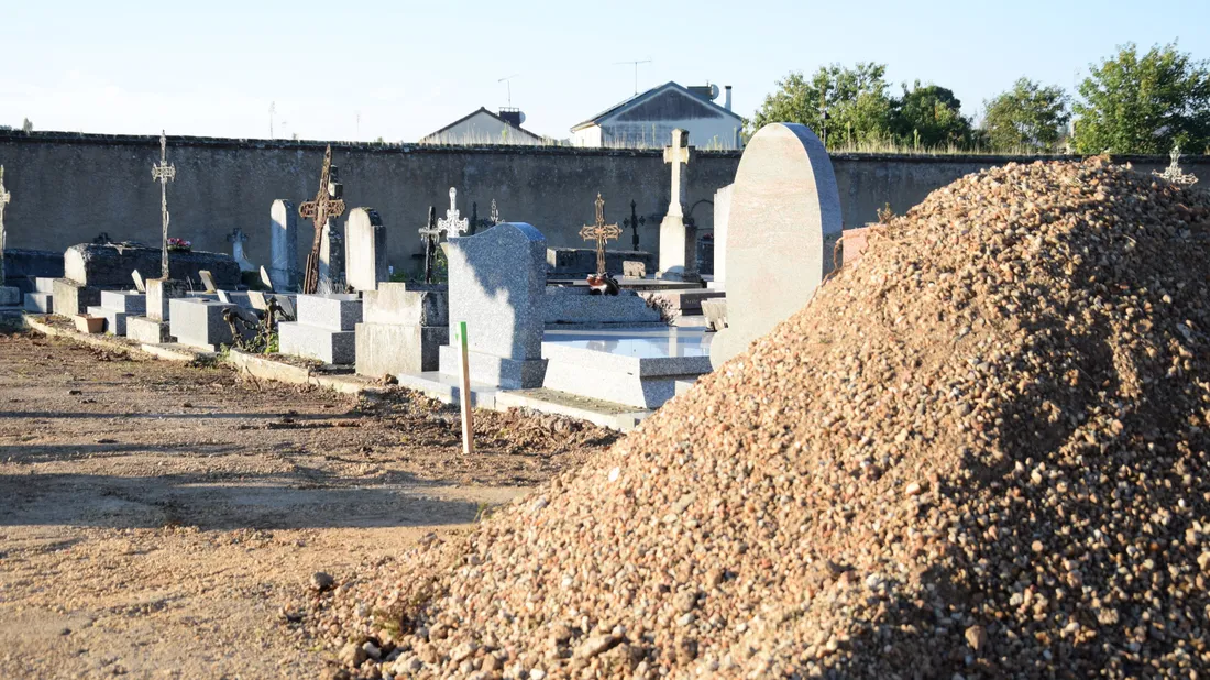allées cimetière marboué