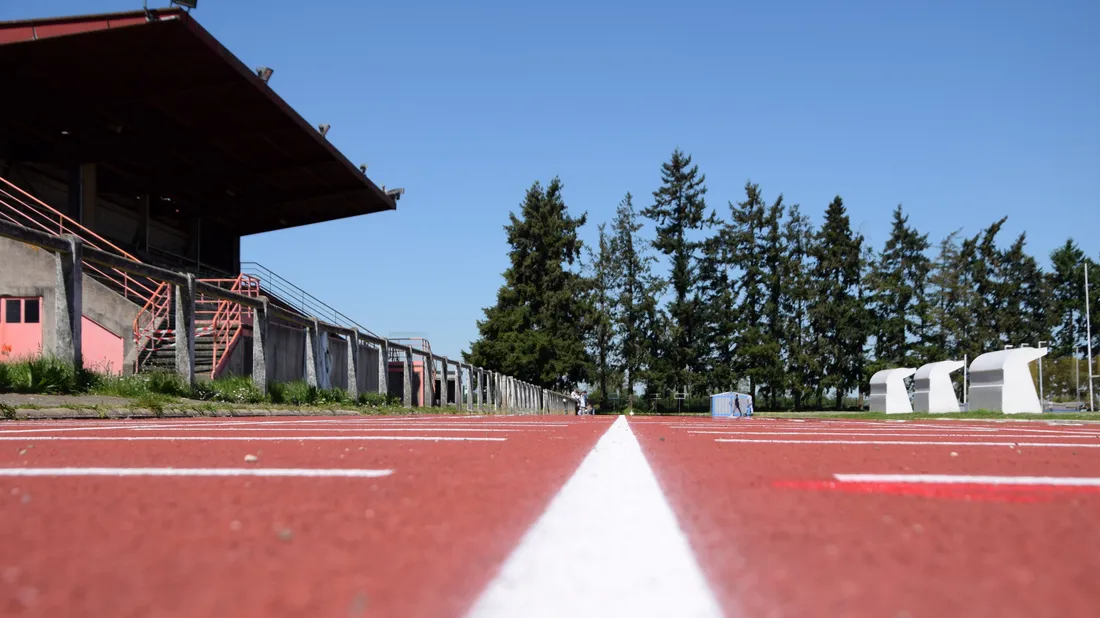 stade beauvoir piste ras du sol
