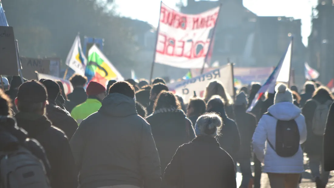 manifestation retraite colere contre jour