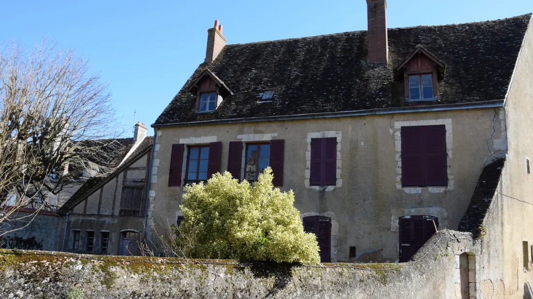 maison lumière chateaudun extérieur loin