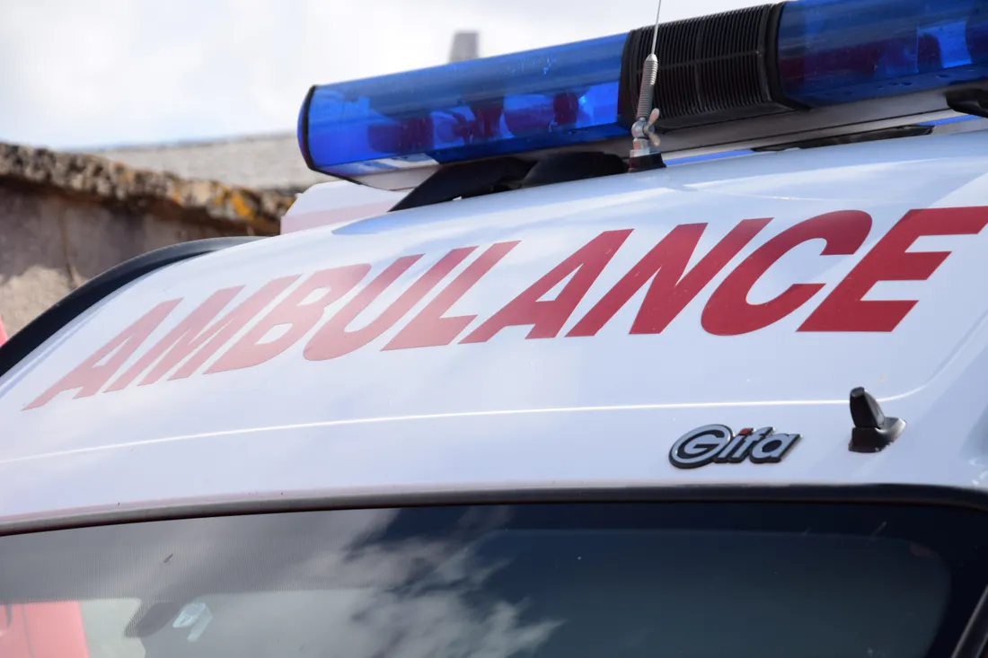 ambulance logo pompiers