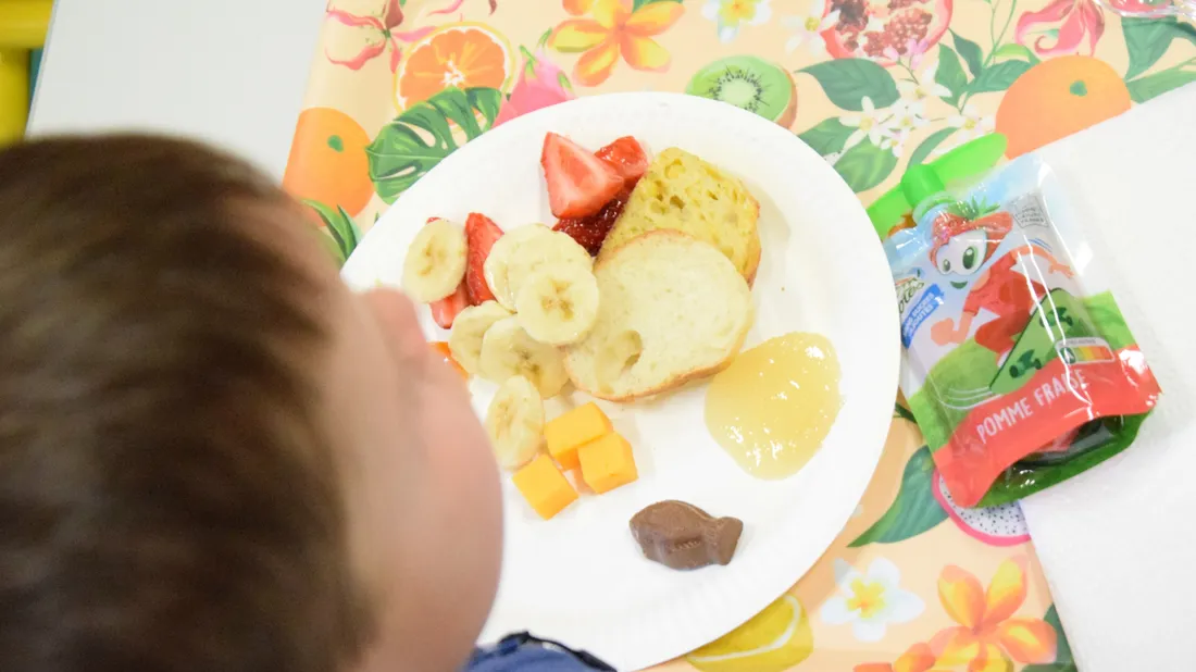 enfant petit dejeuner ecole chemars chateaudun