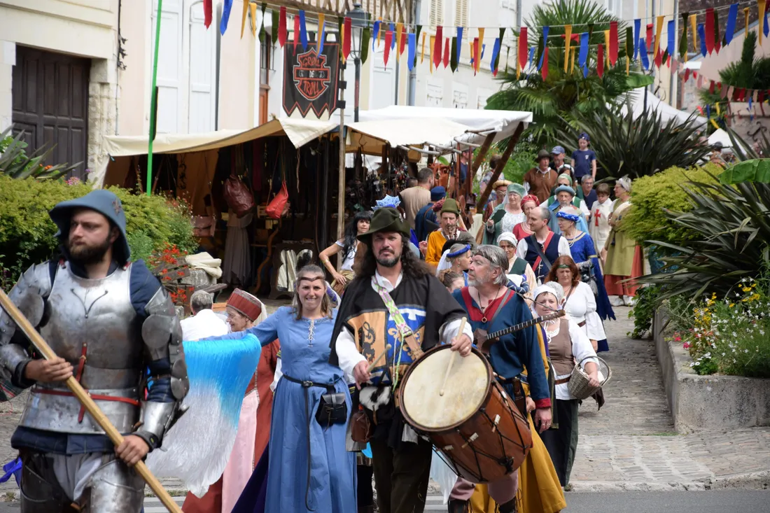médiévales dunoises parade
