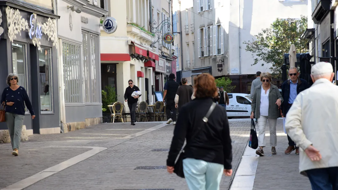 secteur piétonnier chartres rue passant piéton commerces 