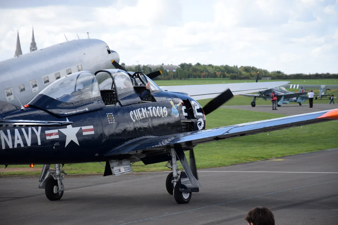 MEETING AVION AU SOL