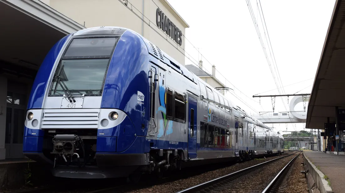 train TER gare Chartres