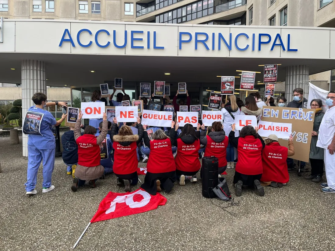 FO se mobilise devant l'hôpital Louis Pasteur du Coudray