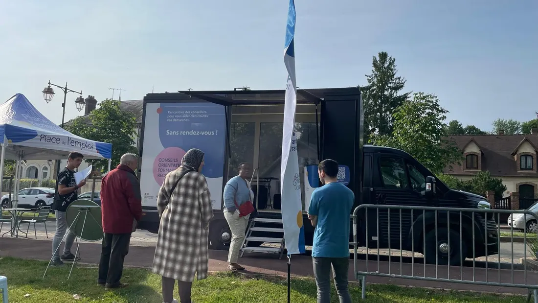 camion de l'emploi place de l'emploi