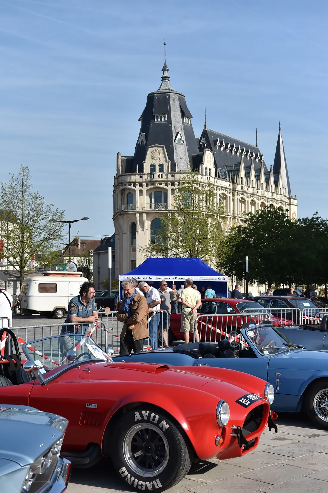 Balades de Chartres  / Place des Épars