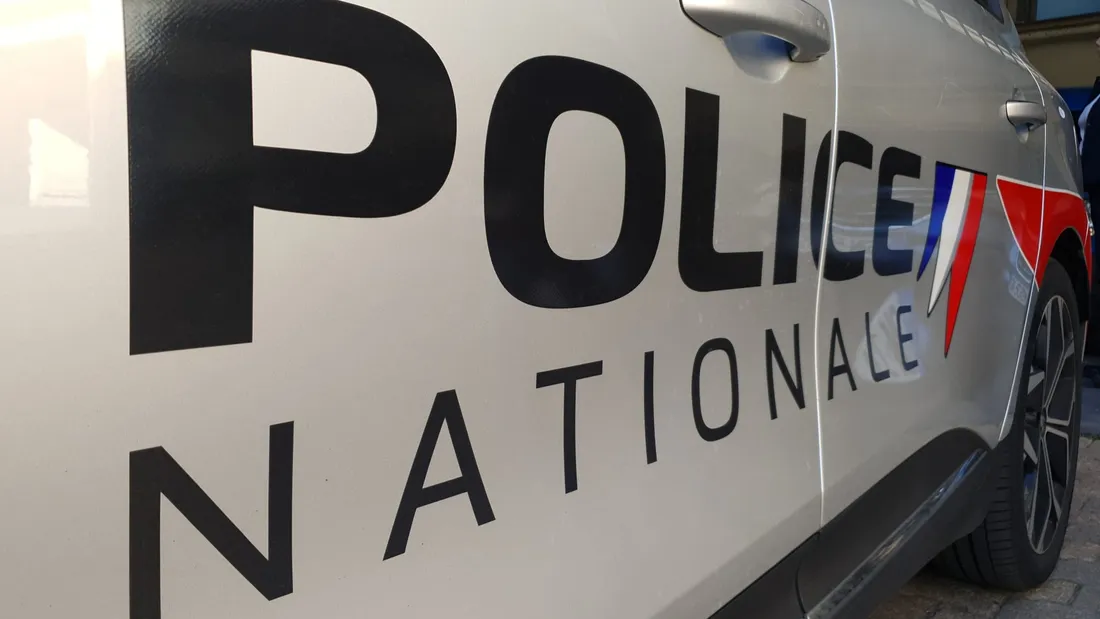 Police nationale, voiture