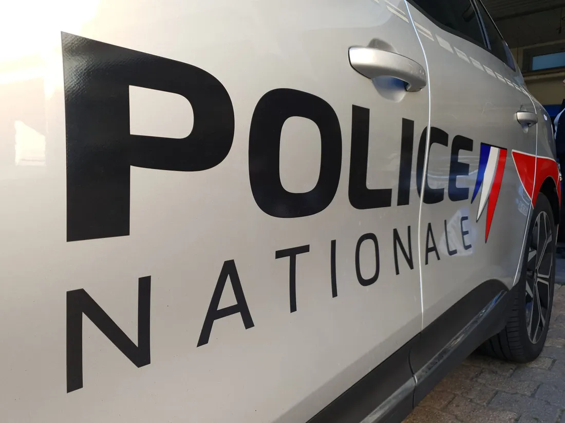 Police nationale, voiture
