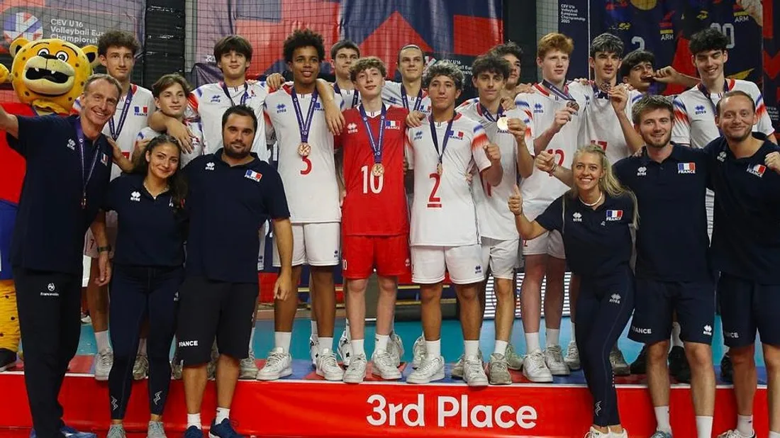 équipe de France U16 m volley / Yanis Sola