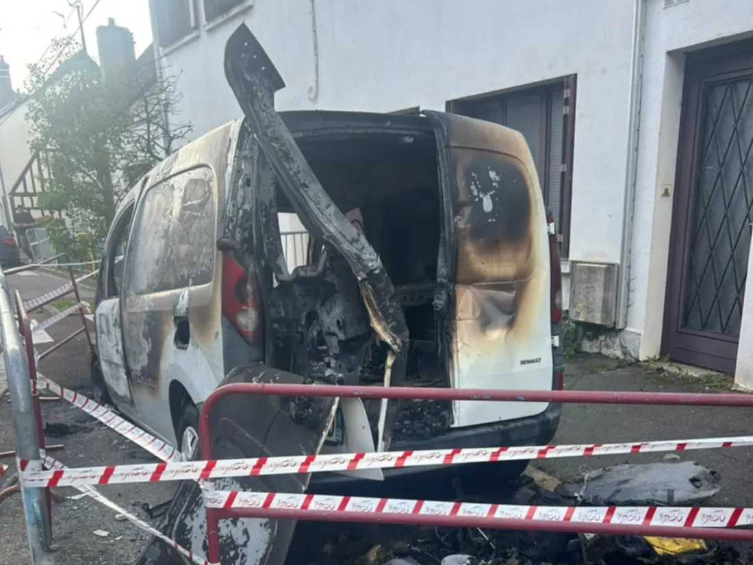 Véhicule incendié à Brou, rue de Châteaudun