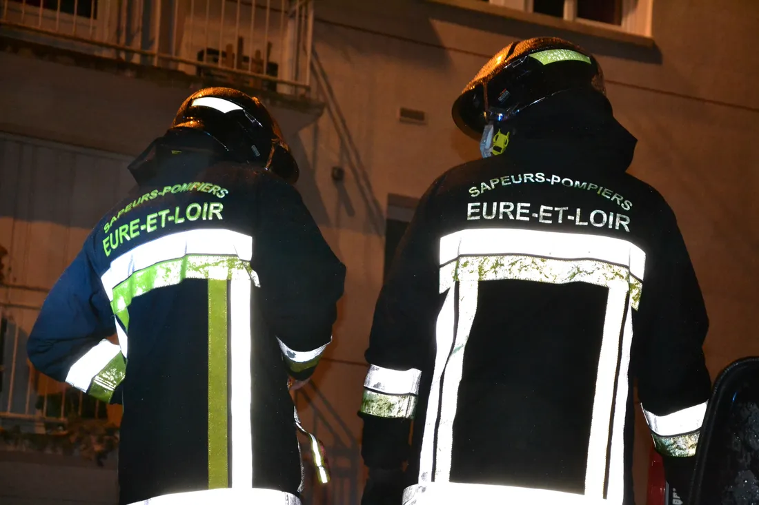 pompiers nuit dos deux personnes