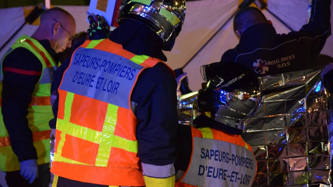 pompiers nuit couverture chauffnte ambulance