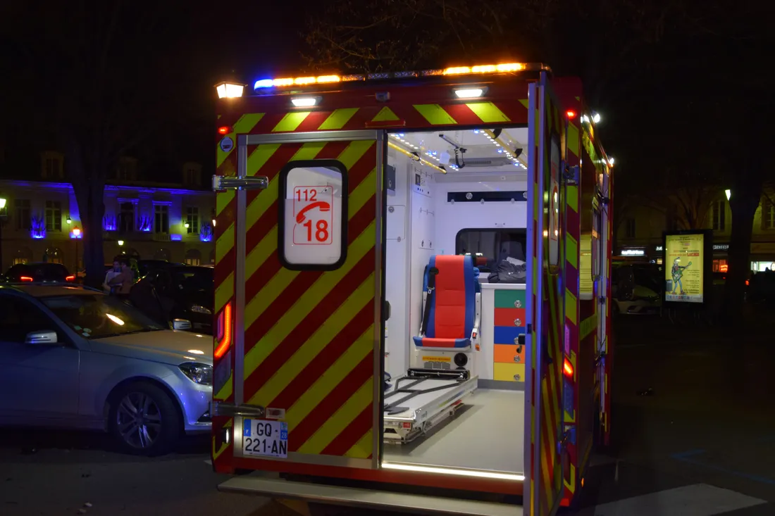 pompiers ambulance nuit