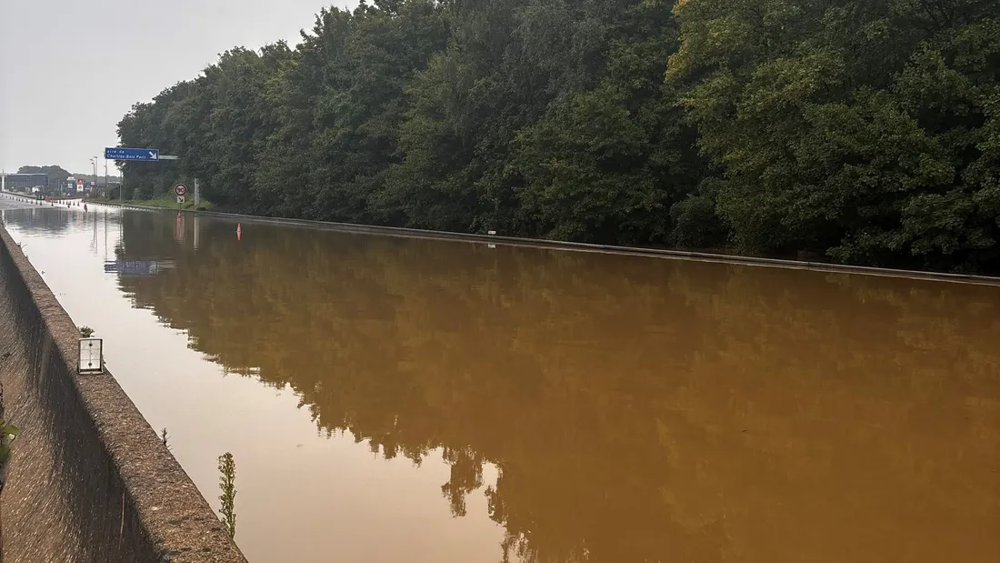 L'autoroute A11 inondée mercredi 20 août dans le secteur de Chartres