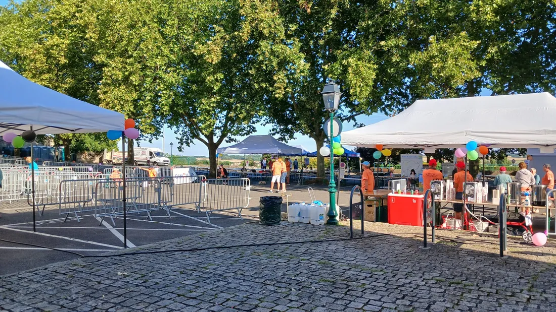  bénévoles Châteaudun / cyclotouristes 