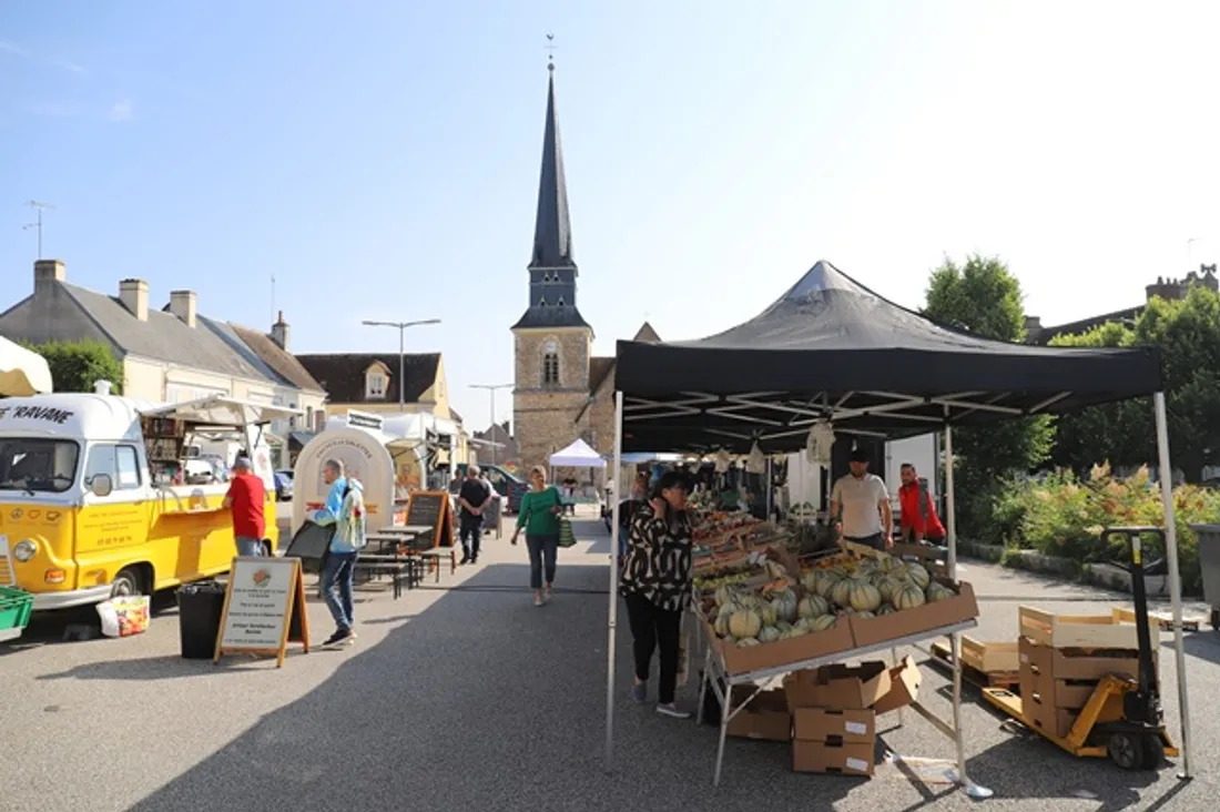 LE THEIL-SUR-HUISNE (61) - Marché de producteurs