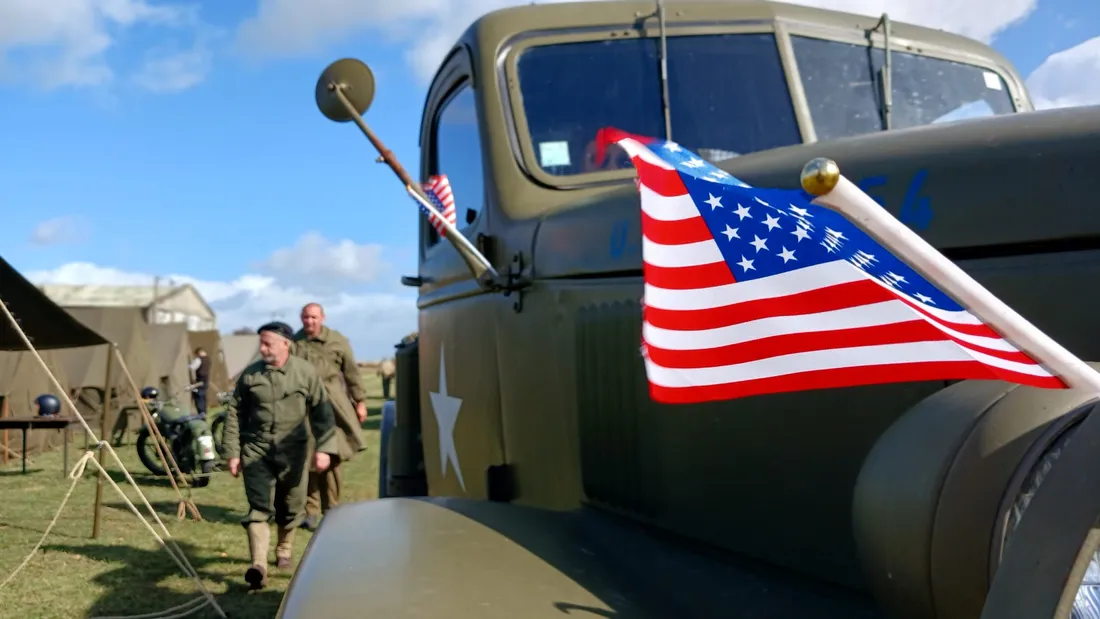 HISTORIAL 279 / camp reconstitution