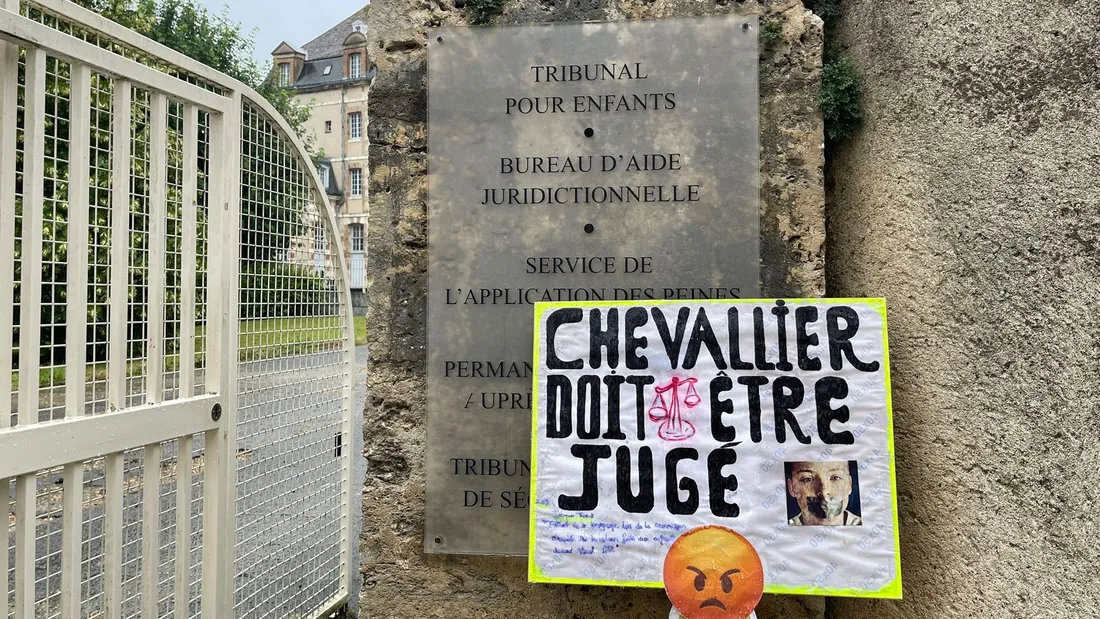pancarte, tribunal, manifestation