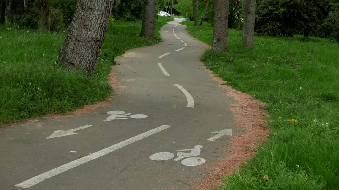 piste cyclable forêt courville véloscénie