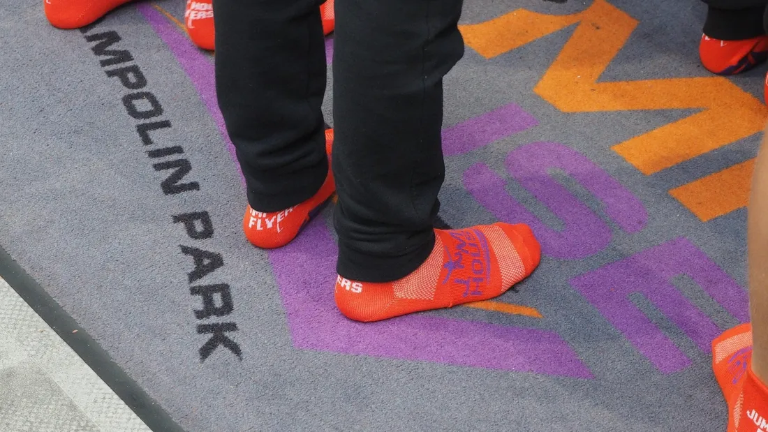 chaussettes trampoline park