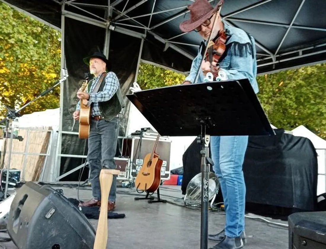 BEAUGENCY (45) - Concert : Country Road