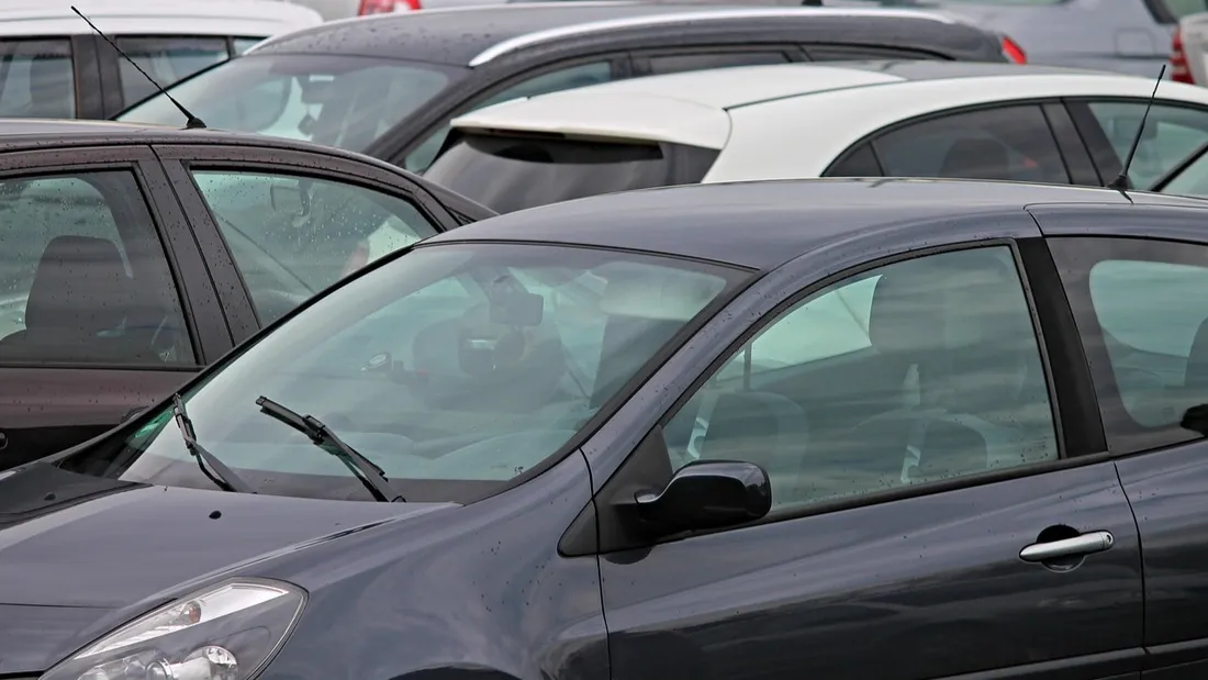 Véhicules en stationnement