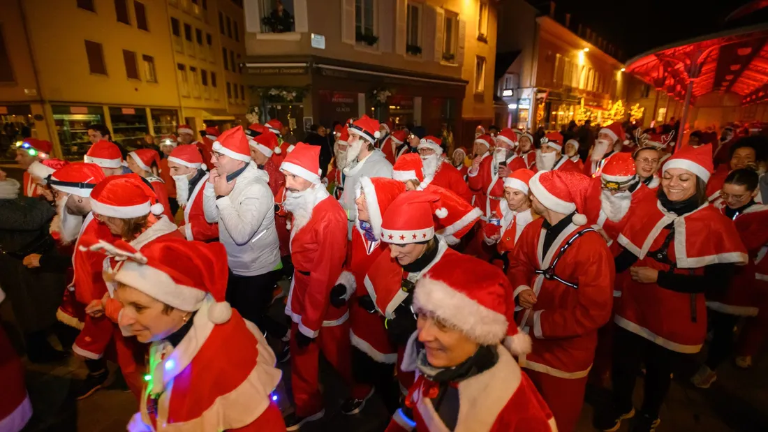 CHARTRES - Footing des pères Noël