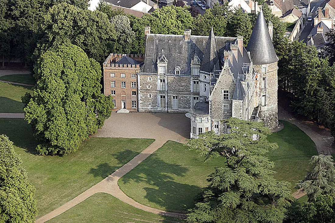 chateau de courtalain