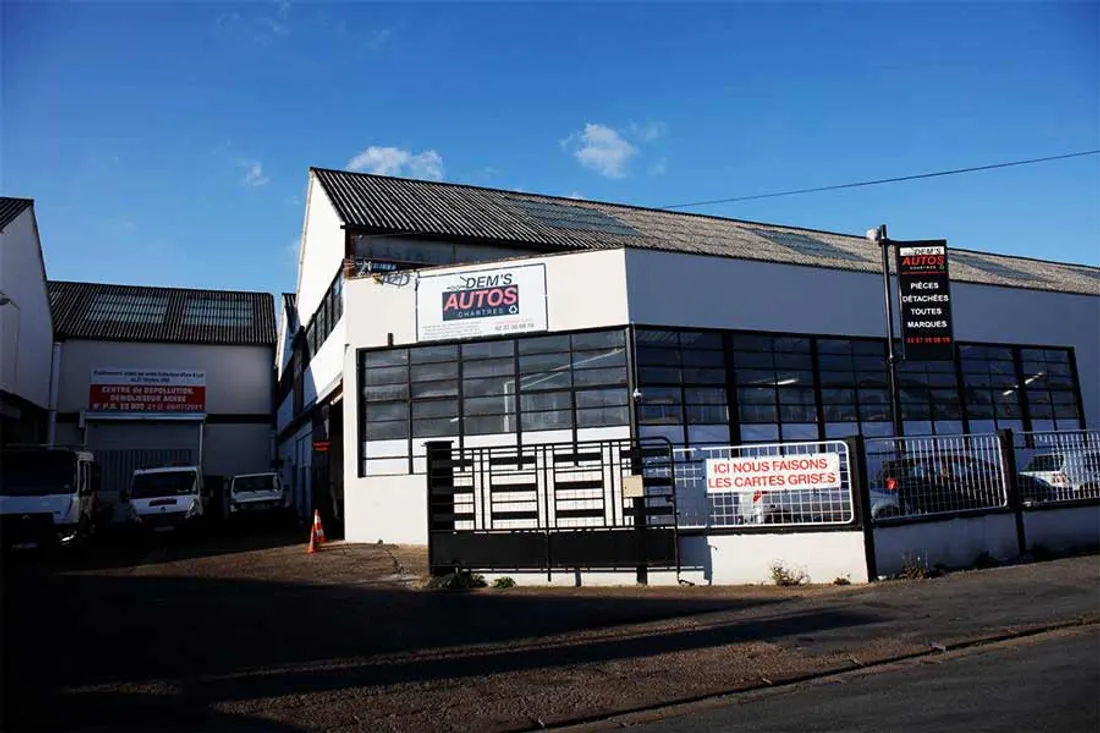 LUCÉ – Braquage à main armée, deux malfaiteurs repartent avec le contenu d'un coffre-fort