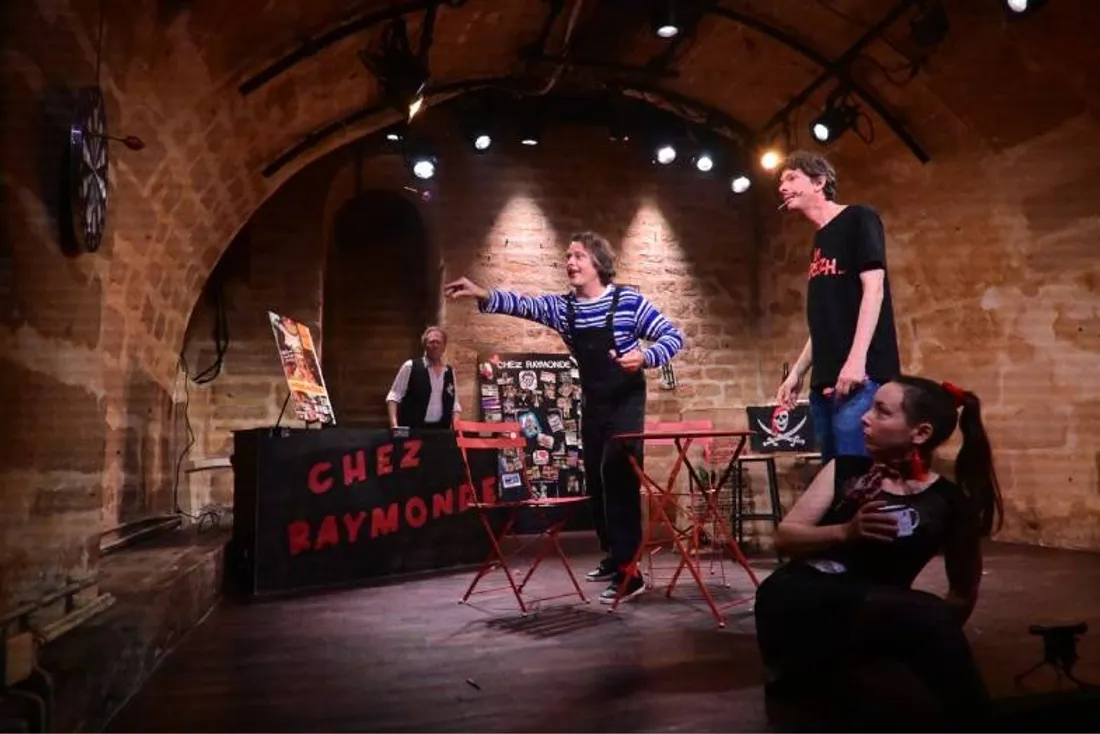 ÉTAMPES (91) - Théâtre : Chez Raymonde