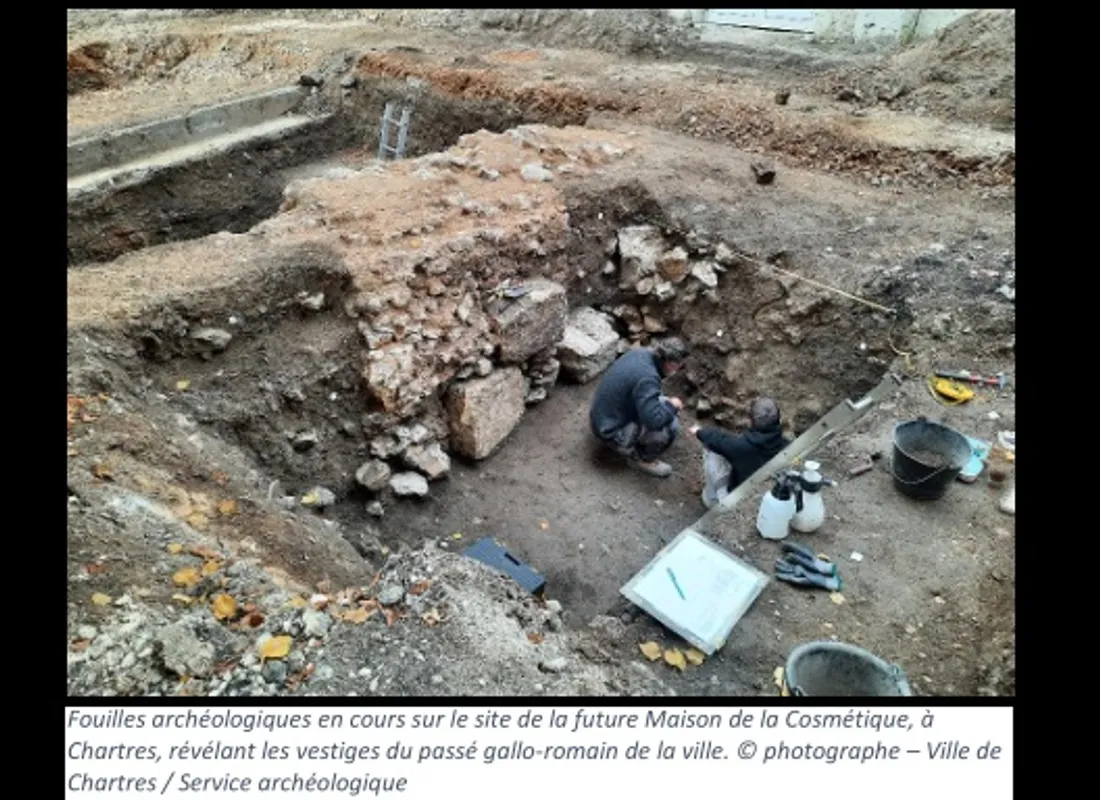 CHARTRES - Fouilles de la Maison de la Cosmétique