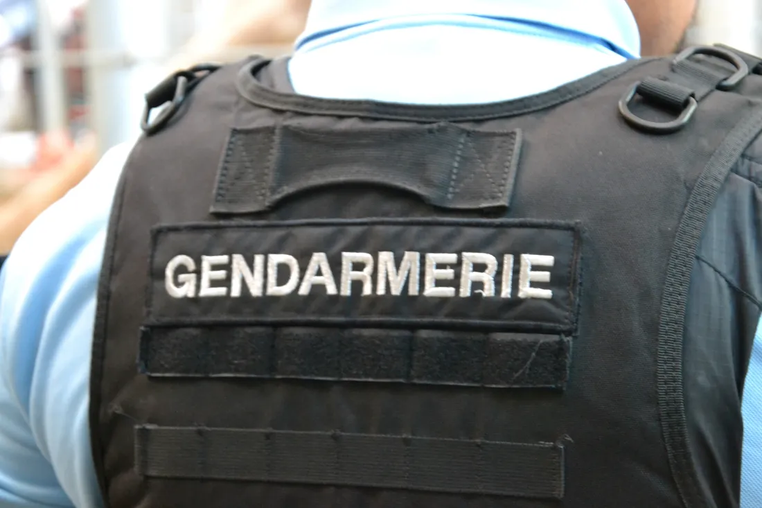 Gilet Gendarme © Radio Intensité