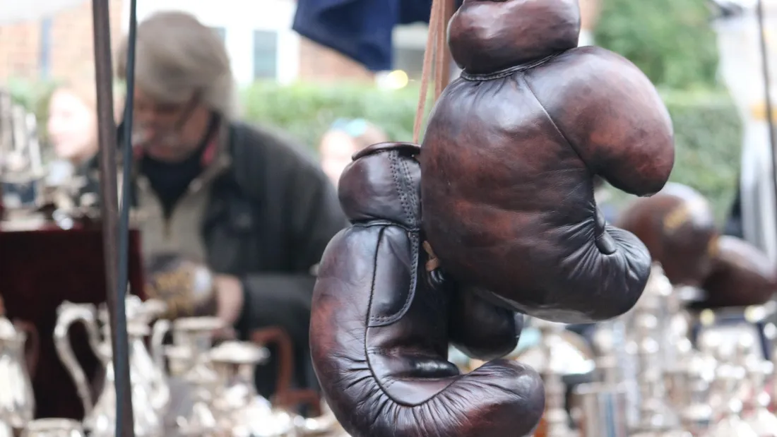 brocante gants de boxe anciens