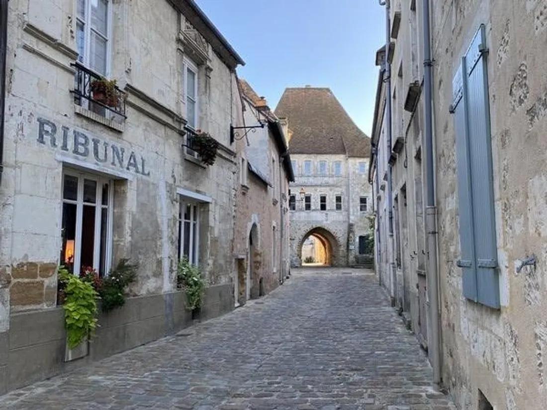 MORTAGNE-AU-PERCHE (61) - Balade commentées : au fil des remparts