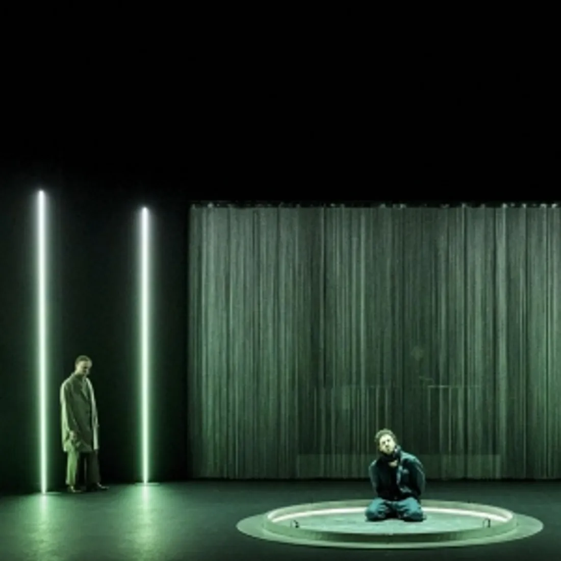 CHARTRES - Théâtre de Chartres : Julia (Nous nous retrouverons là où il n'y a pas de ténèbres)