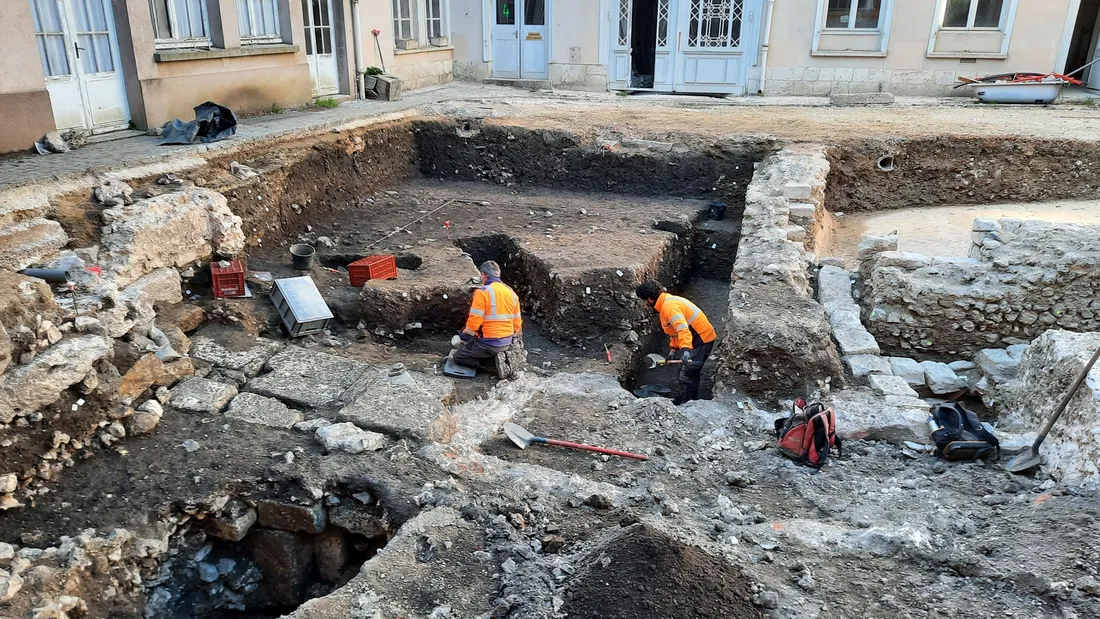 visite fouille archeo / maison cosmetique Chs