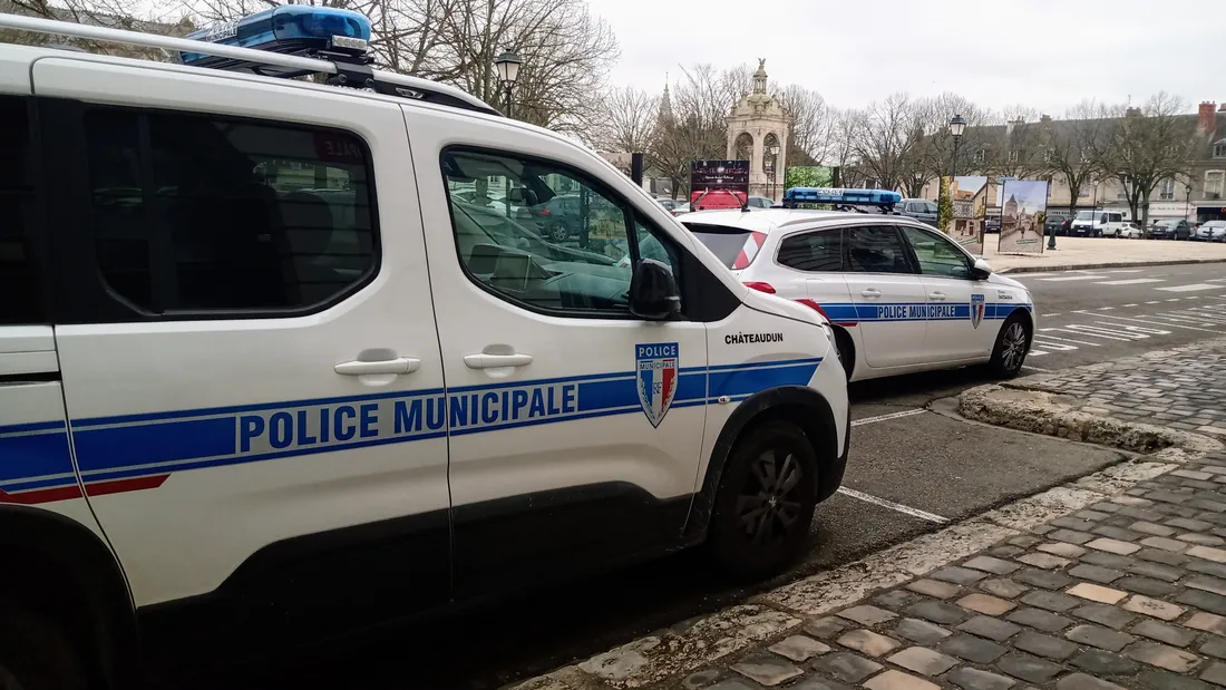 Police municipale de Châteaudun, voiture