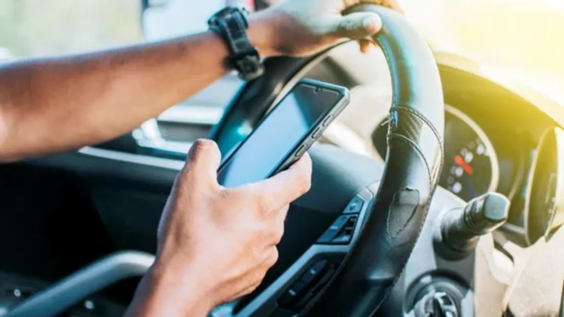 téléphone au volant