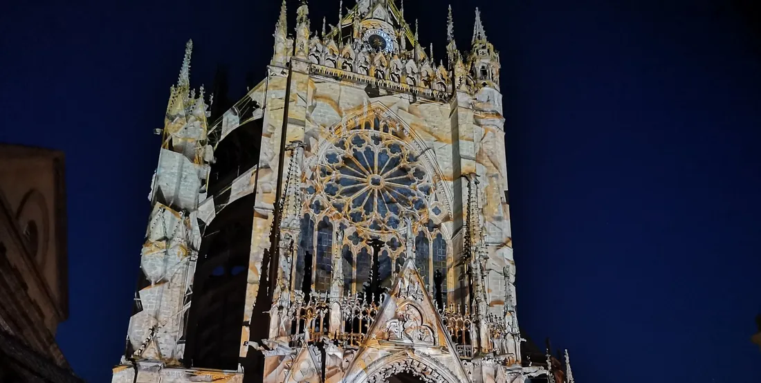 La façade de la cathédrale de Metz lors du mapping. 