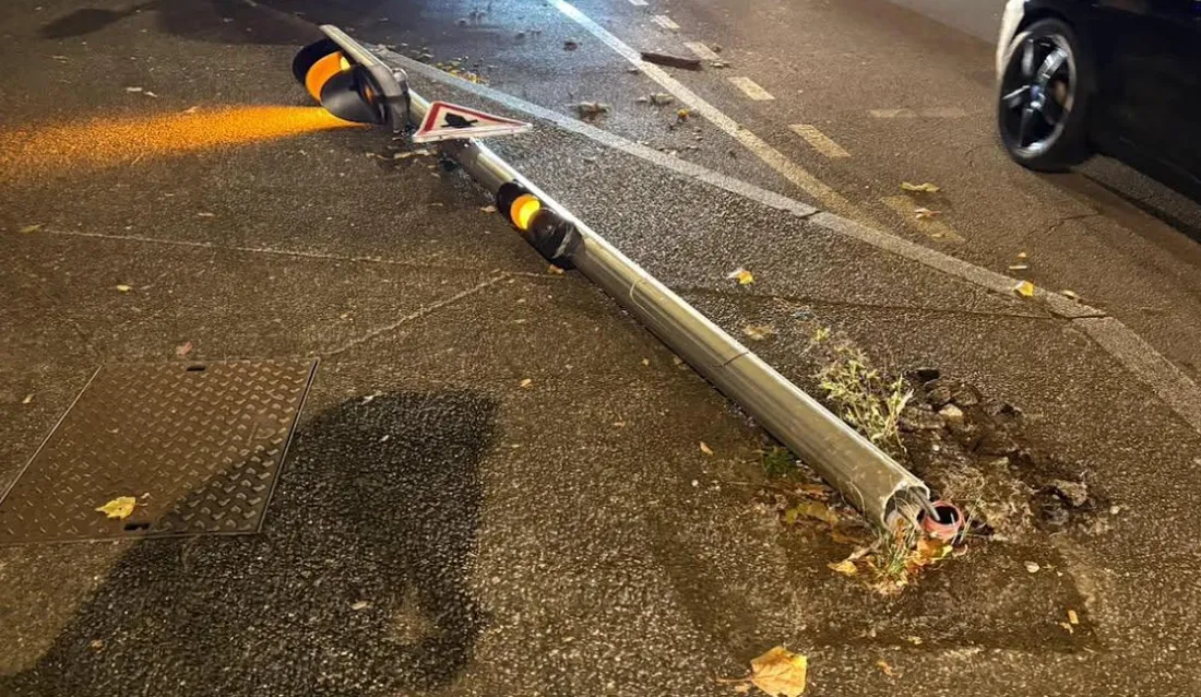 Un lampadaire arraché ce samedi 17 octobre dans les rues de Metz. 