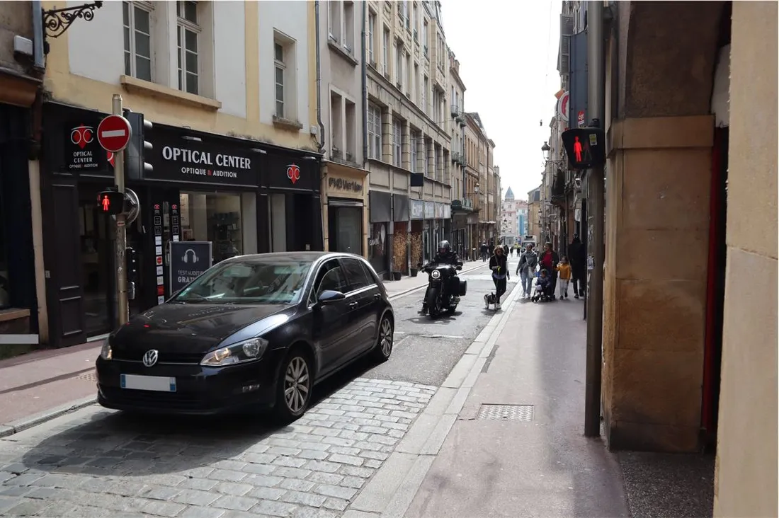 En Fournirue / Joscelyn Lapart 