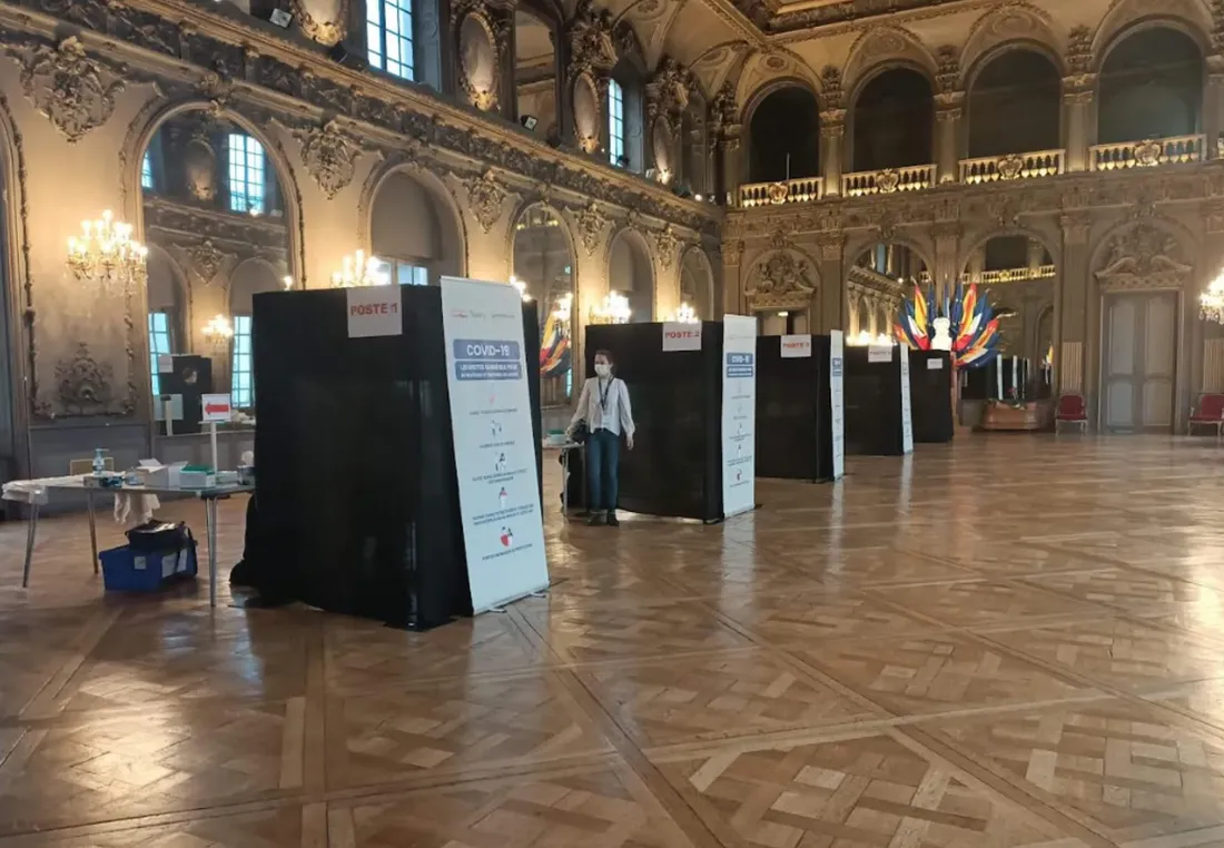 Un centre de dépistage ouvert dans l'hôtel de ville de Nancy, le mardi 11 janvier 2022
