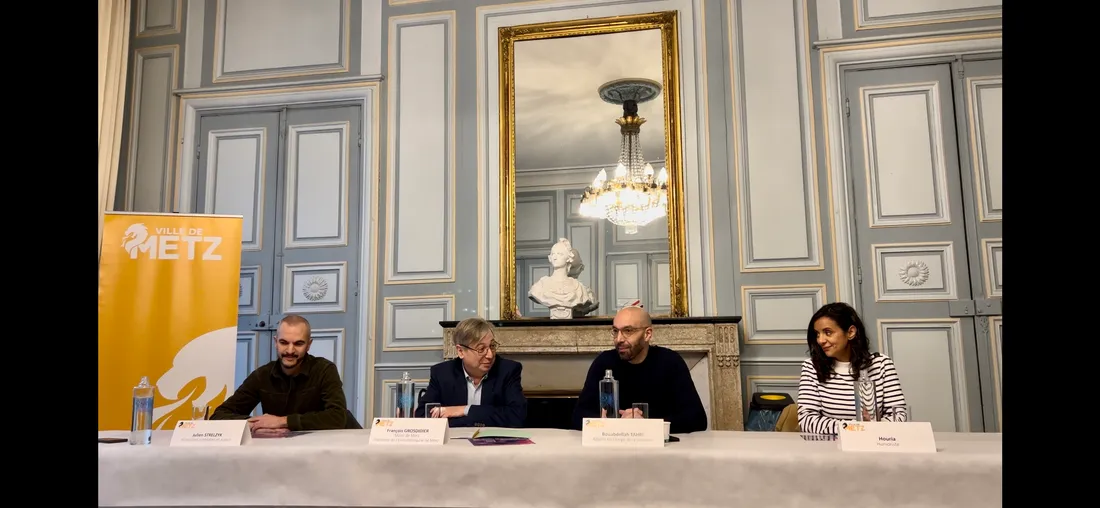 Conférence de presse à l'hôtel de ville de Metz 